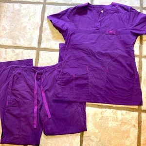 Wonderwink scrub set